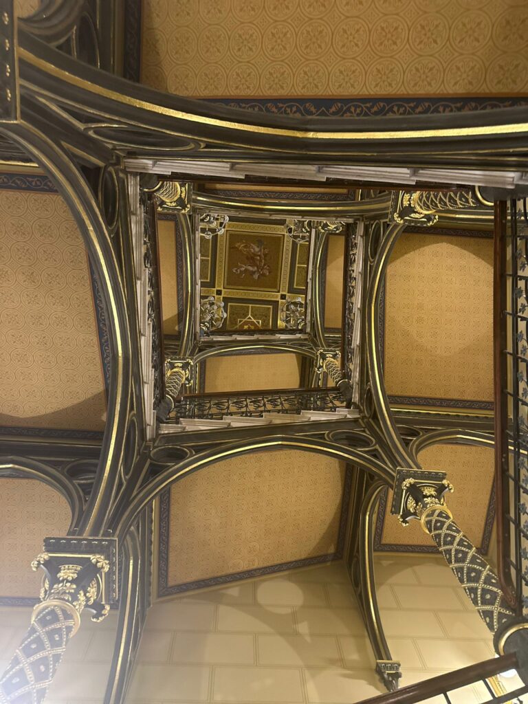 Inspiráló látogatás az Országházban – az InnoK csapata a magyar törvényhozás központjában